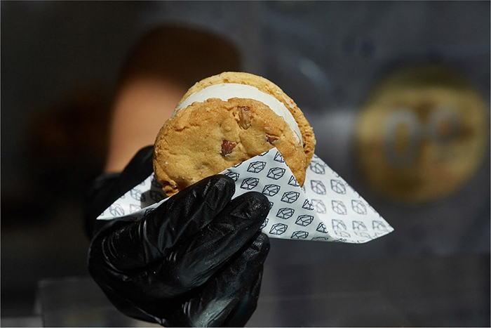 -World-Brand-&-Packaging-Design-Society-3-6 -World-Brand-&-Packaging-Design-Society-3-6